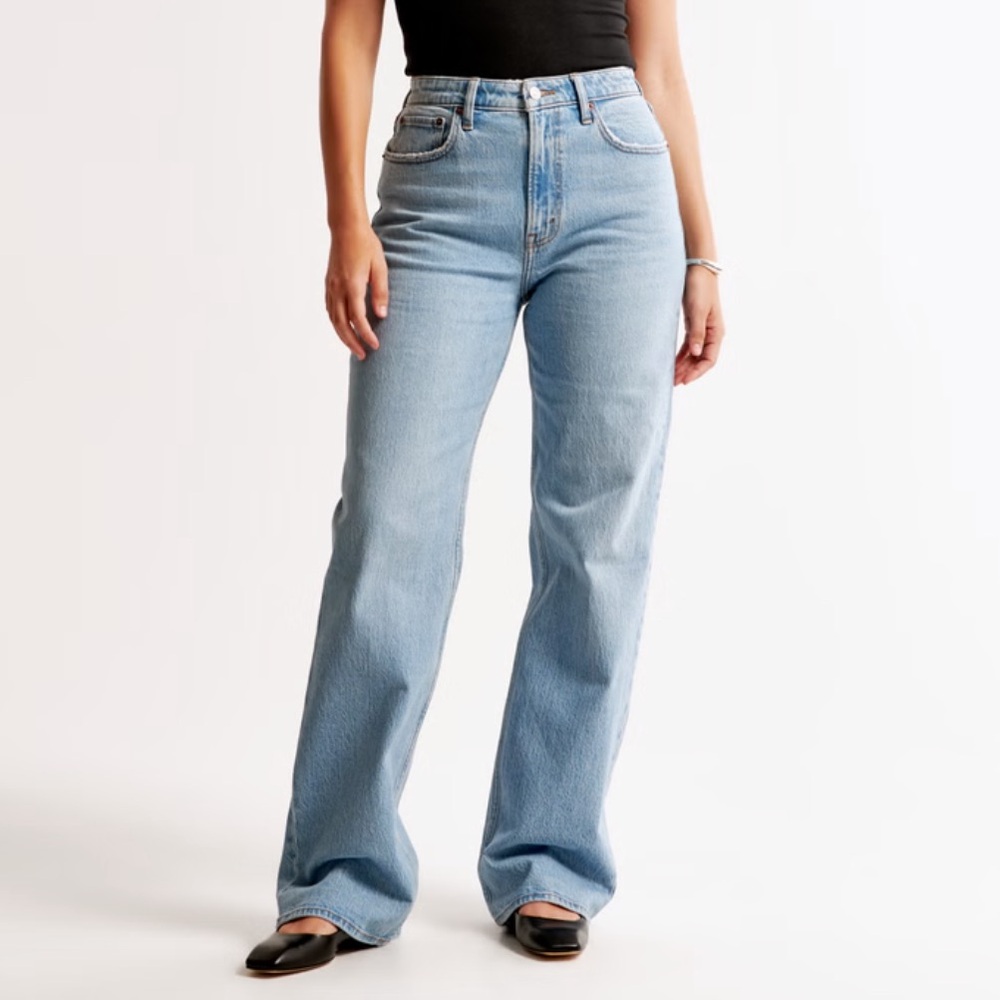 Abercrombie & Fitch Curve Love High Rise 90s Relaxed Jean in medium wash